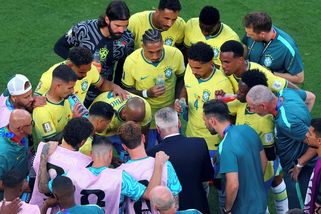 MS fotbal | Průlom na MS. Reklamy dráždí fandy i experty, Američané hrají fotbal na čtvrtiny - Sport.cz