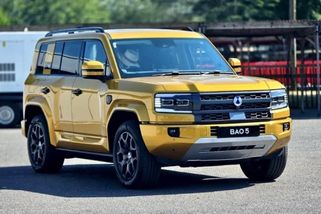 Řídili jsme Mercedes třídy G z Číny. Jezdí až překvapivě dobře a v Evropě ho pořídíte za zlomek ceny
