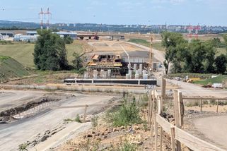 Rekordní investice vlády mají háček. Podle ekonoma mohou zdražit stavby i byty - Novinky