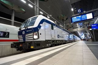 Komentář: Zbytečných 22 minut aneb když není co slavit. Linka do Kodaně jako ukázka selhání EU