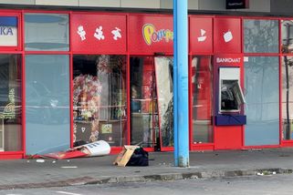Policisté dopadli členy koloběžkového gangu, který v Praze odpaloval bankomaty - Novinky