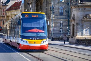 Víc než stovka pražských tramvají dostane dodatečně klimatizaci - Novinky