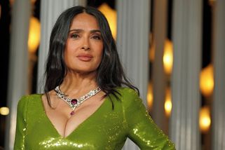 Krásná a stále sexy šedesátnice Salma Hayeková: Stárnutí je pro ni přirozené bez botoxu či výplní - Novinky