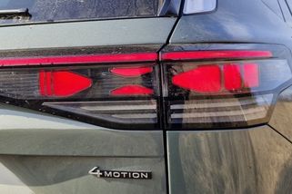 Jedna z nejprodávanějších značek v Česku nasadila statisícové slevy. Velké rodinné SUV zlevnilo o více než čtvrt milionu - Autobible.cz - Předjedeme vaše představy!