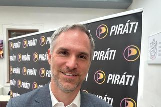 Téměř všichni proti Pirátům. Juchelka, Ševčík, ale také Skopeček, Munzar a Činčila