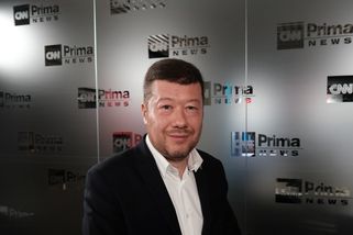 Okamura chce vyšší důchody než Schillerová, naznačil částku. Prozradil, kde škrtat v rozpočtu