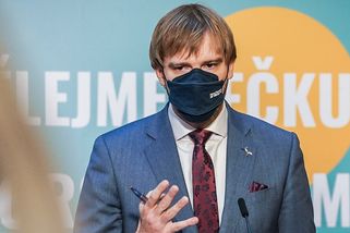 Roušky se ještě dlouho sundávat nebudou. Očkování jde pomalu - Seznam Zprávy