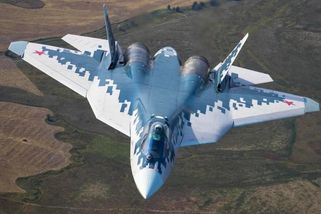 Rusové přestavěli Su-57 na lovce dronů a střel. Radar „Belka“ vidí Flamingo na 100 km, pak přijde raketa R-74M