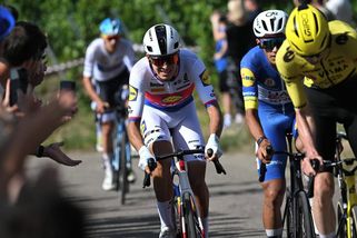 Velký milník pro českého šampiona. Poprvé v kariéře ovládl etapový závod - Sport.cz