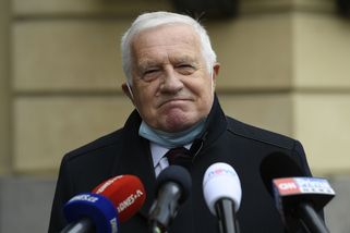 Klaus dokonal svůj pád. Stal se z něj kremelský "mírový štváč"
