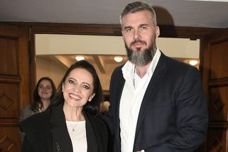 I během třetí hospitalizace je Lucie Bílá partnerovi největší oporou. Zpěvačka sdílela dojemnou fotku z nemocnice - Super.cz