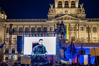 Obrazem: Vy všichni jste Ukrajinci, děkoval Zelenskyj i Čechům - Seznam Zprávy