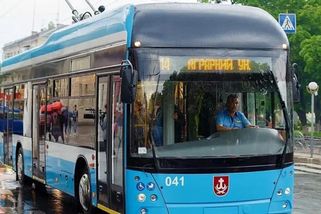 Slíbené autobusy na Ukrajinu nedorazily. Poláky rozčílilo jméno ulice