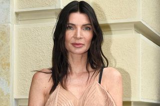 Monika Marešová na červeném koberci v Benátkách jen v prádle a krajce. Reakce na její odvážný outfit jsou rozporuplné - Super.cz