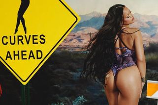 Rihanna zastavila provoz v krajce a podvazcích