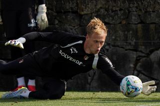 Nejlepší brankář světa! Horníček uchvátil Anglii, zářil i před hokejovou hvězdou