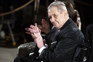 Je mi ctí nazývat tě přítelem, pogratuloval Zeman Orbánovi - Novinky