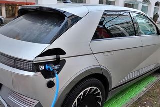 Pracovní den s elektromobilem? Ze života s Hyundai Ioniq 5 v zimě | Recenze elektromobilů