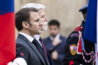 Fotky Macrona v Praze: Rusko nesmí vyhrát, prohlásil - Seznam Zprávy