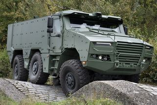 Podívejte se na nového českého obrněnce TADEAS na podvozku Tatra 6x6 v akci | CZdefence