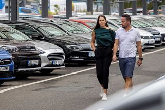Dvakrát víc než loni. Češi za pololetí koupili 12 tisíc ojetých elektroaut - Novinky