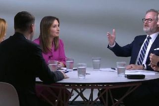 V živém vysílání se strhla hádka o Pavla na summitu NATO. Fiala mluvil o ostudě, Rakušan o Macinkově uraženém egu