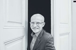 Výuka čtyři dny v týdnu, v pátek home office. Škola není o odseděných hodinách, říká ředitel Sáblík