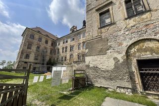 Jezeří lákalo na prohlídky zdarma. Hlavní okruh je už vyprodaný