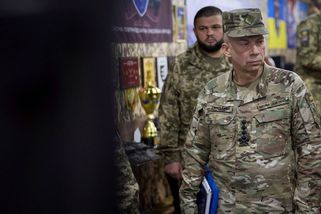 Ukrajinští velitelé dostali rozkaz natočit videa na podporu Syrského - Novinky