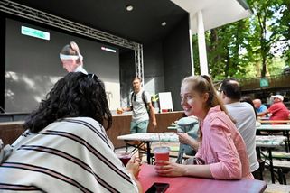 V Londýně píší Češky historii, doma lidé usedli k obrazovkám - Seznam Zprávy