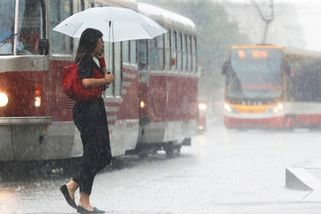 Bouřky udeří ve dvou vlnách. Hrozí supercely, kroupy i přívalový déšť. Meteorologové určili oblasti pod výstrahou