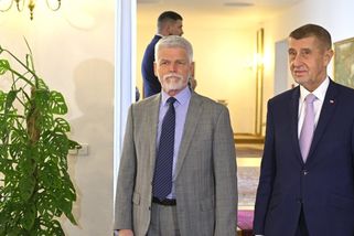 Na summit NATO pojedou Babiš, Macinka a Zůna, plánuje vláda. Pavel se nevzdává