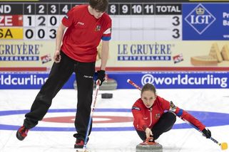 Olympiáda na dosah. Curleři Zelingrová a Chabičovský ovládli kvalifikační skupinu - Sport.cz