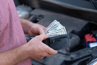 Proč některé firmy nedokážou automechaniky zaplatit? - Portál řidiče