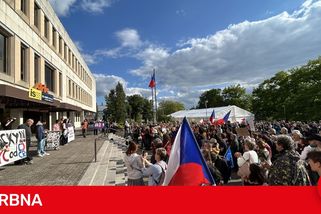Média nedáme, skandoval průvod v Hradci Králové