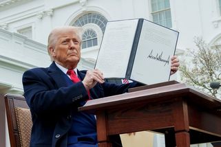 Eskalace mezi USA a Čínou. Trump zvýšil cla na 104 procent - Seznam Zprávy