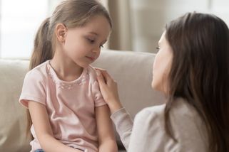 Jak nevychovat z dítěte emočního invalidu? Čtyři přístupy, které ubližují, i když to myslíte dobře - Proženy.cz