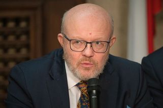 Ministr Válek byl krátkodobě hospitalizován, ruší program - Novinky