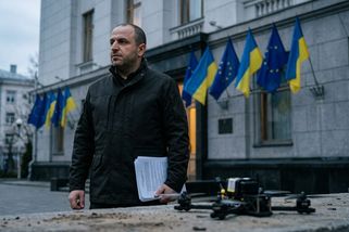 Sedmadvacet miliard dolarů na obranu chybí. Kyjev říká, že ví, co s tím