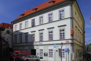 Báře Hrzánové dal první velkou roli. Petr Lébl zemřel ve 34 na jevišti divadla, které vedl - Médium.cz