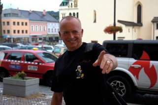 Karel Voříšek s partnerem prchali před tajfunem. Nic takového ještě nezažil