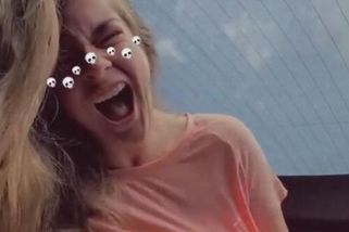 Její „povislá prsa“ dráždí muže! Jedni ji urážejí, druzí je milují. Nebinární influencerka má jasný vzkaz - Super.cz