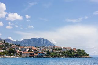 Chorvatské apartmány zůstávají nečekaně prázdné. Turisté ruší rezervace a čekají na levnější nabídky - Médium.cz