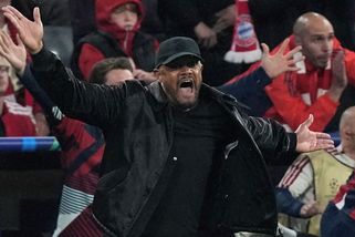 Tříminutový fén kliďase Kompanyho. Kouč Bayernu se po odvetě s PSG pustil do sudího - Sport.cz