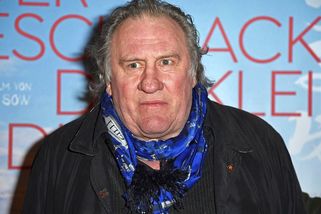Depardieu ve rvačce jak z éry Dolce Vita. Jen oběma bitkařům už táhne na 80 let - Seznam Zprávy