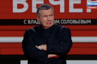 Rusové byli vyloučeni z novinářské organizace. Vedl je propagandista Solovjov