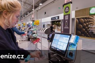 Nenápadné triky mezi regály. Jak se krade v době samoobslužných pokladen