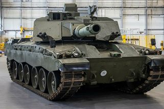 Challenger 3 nastupuje a ruská armáda se konečně bojí, protože nemá odpověď. Zničit téměř nejde a střílí extrémně přesně