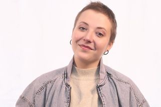 Už nikdy nenechám svýho kluka, aby mi holil hlavu. Anička Slováčková se nebrání legraci, zveřejnila zábavné fotky - Super.cz
