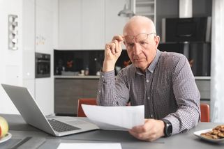 Stát od roku 2027 znovu sáhne do zásluhové části důchodu: Lidem se z výdělků započítá méně